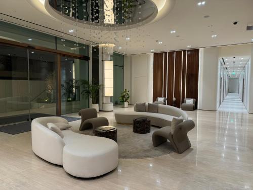 Modern and Serene Studio - JVC - main image
