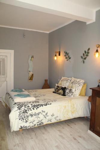 Gîte Puivertain, grande maison familiale à 2 minutes à pied du lac de Puivert gîte à louer Camgast