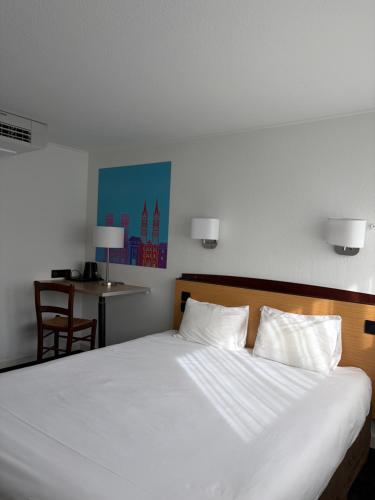 Kyriad Direct Marseille Est La Valentine Hotel de charme Le Charrel