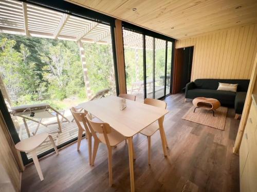 OUTSCAPE I Cabana Familiar En Lago Chapo con Hot Tub in Rio Del Sur