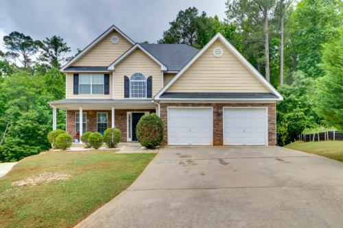 Suburban Atlanta Vacation Home - 20 Mi to Downtown in Atlanta, USA