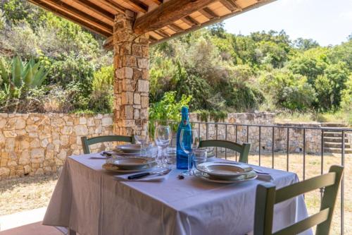 Apartments La Tenuta where the sea meets the land - Goelba in Порто Азуро