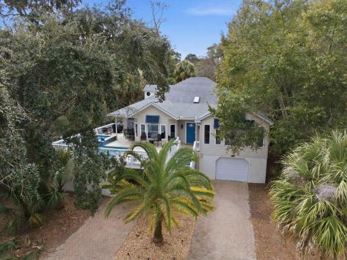 Coastal Luxe Retreat - Heated Pool & Spa - Games in Hilton Head Island (SC)