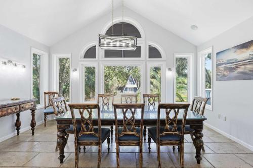 Coastal Luxe Retreat - Heated Pool & Spa - Games in Hilton Head Island (SC)