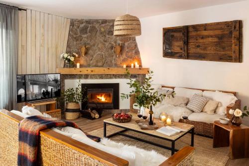Wishome- Finca Venta Viñas con piscina privada, en la falda de Gredos (Wishome- Finca Venta Vinas con piscina privada, en la falda de Gredos) in Segurilla