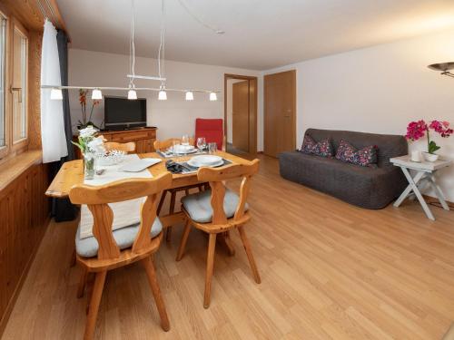 Apartment Chalet Chiebrendli by Interhome in Grindelwald, Schweiz