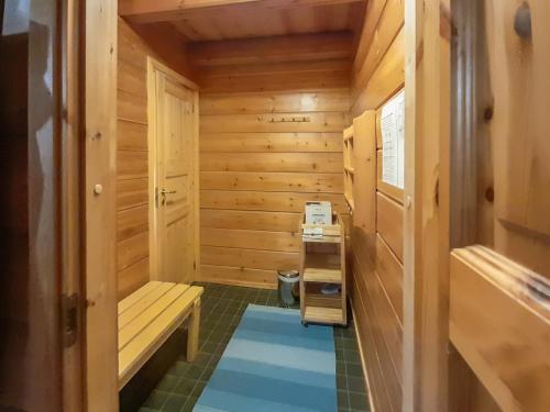 Holiday Home Hallanhelmi a paritalo by Interhome in ฮือรืนซาลมี