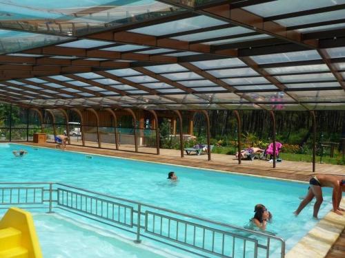 Seadmed, ZEcamping 4 étoiles animé chiens acceptés familial piscine couverte (ZEcamping 4 etoiles anime chiens acceptes familial piscine couverte) in Leon