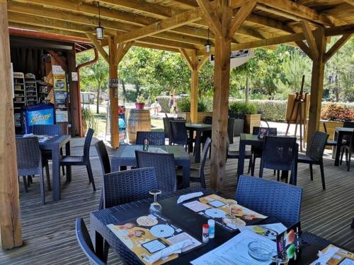 Seadmed, ZEcamping 4 étoiles animé chiens acceptés familial piscine couverte (ZEcamping 4 etoiles anime chiens acceptes familial piscine couverte) in Leon