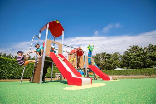 Iekārtas, ZEcamping 3 étoiles animaux acceptés club enfant piscine couverte (ZEcamping 3 etoiles animaux acceptes club enfant piscine couverte) in Les Moutiers-en-Retz