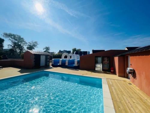 3 bedrooms, 5 beds