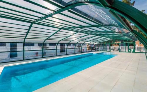 ZEcamping 3 étoiles avec chiens acceptés piscine couverte et piscine chauffée