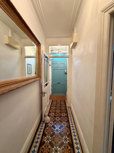 Charlie Langley Properties - Sleeps 10 in Combe Down