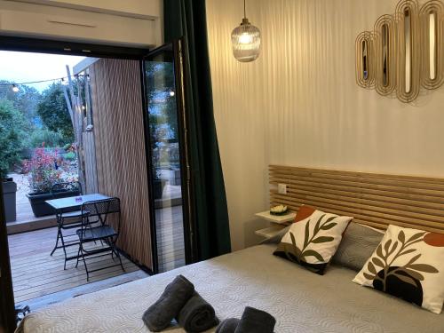 2 bedrooms, 3 beds