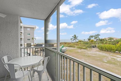 Island Beach Club #220C - image 5