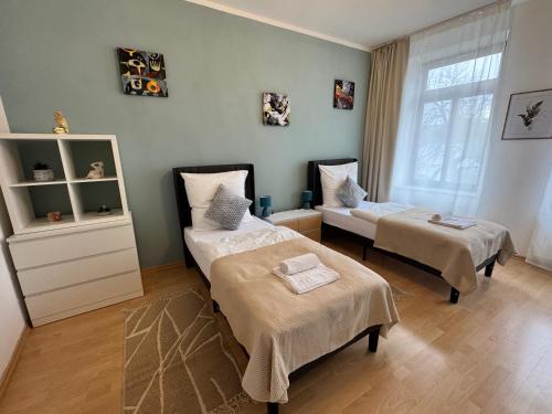 Arminos Large Group Apartment- 3 Zimmer & 2 WCs in Chemnitz, Deutschland