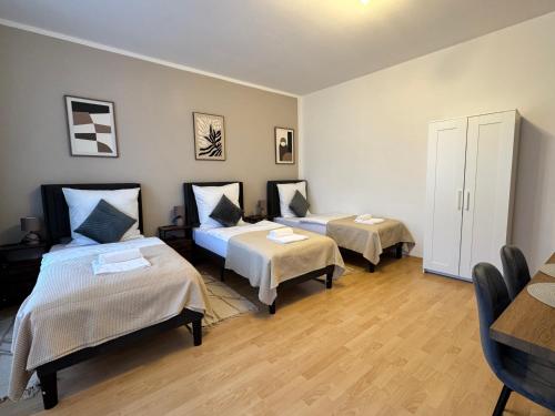 Arminos Large Group Apartment- 3 Zimmer & 2 WCs in Chemnitz, Deutschland