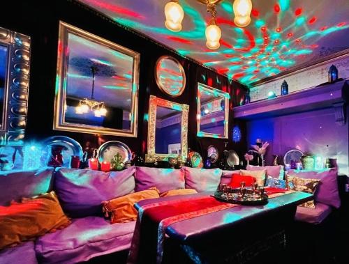 Overnight Escape Room - Genie Romance Micro-Resort in Fulton (IL)