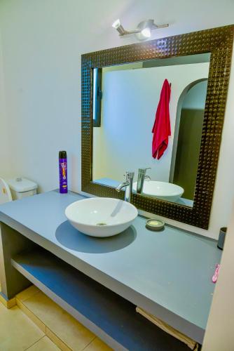 La Villa Boabab, meublée et équipée (La Villa Boabab, meublee et equipee) in Sintian