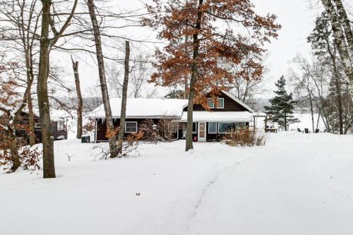 Exterior view, Rice Lake Lodge and Cabin with Dock Fire Pit Views in Brainerd (MN)