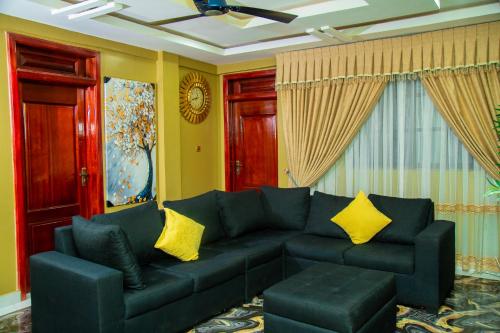 Opheboat Villa and Cuisine Services - Accra