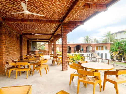 Lushy Glorious Hotel  in Matara