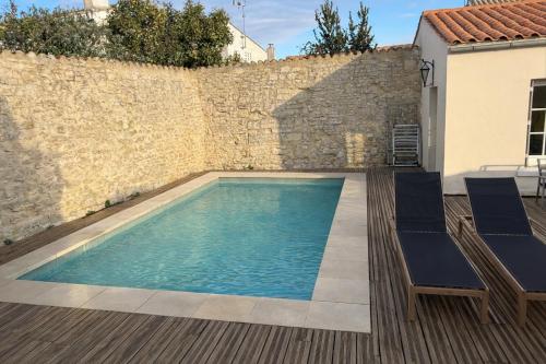 Peldbaseins, Le havre des embruns in Saint-Xandre