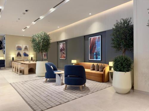 4BR Vida w/Infinity Pool Connected to Dubai Mall - image 14