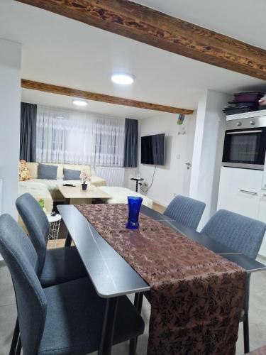 Létesítmények, Zweibettzimmer mit Gemeinschaftsbad und Küche Großenbach (Zweibettzimmer mit Gemeinschaftsbad und Kuche Großenbach) in Hunfeld
