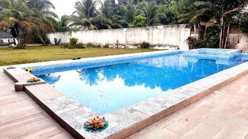 สระว่ายน้ำ, Residence les rives bleues in อัสซินี-มาเฟีย