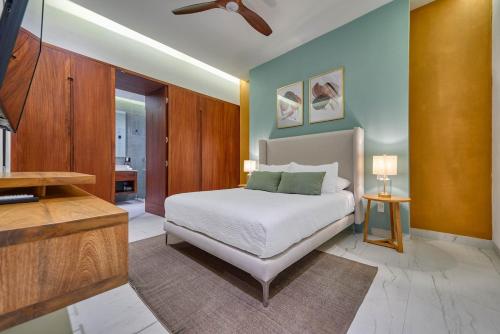 Amazing 2BR Apt -Private Balcony - Rooftop Pool
