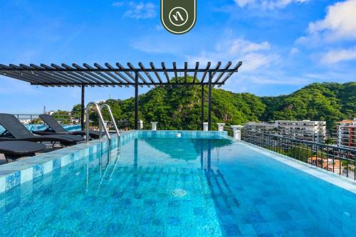 New 1 BR Condo - Rooftop Pool - Romantic Zone
