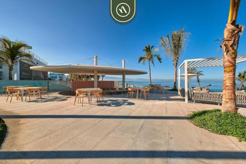 Stunning Oceanview Two Story Condo - Beach - Gym