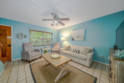 Perfectly Located Beach Home with Garage STEPS from Flagler Avenue! Stroll to the Beach! in New Smyrna Beach, USA