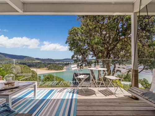 Vista Exterior, Panoramic Views on Paku - Tairua Family Retreat in Tairua