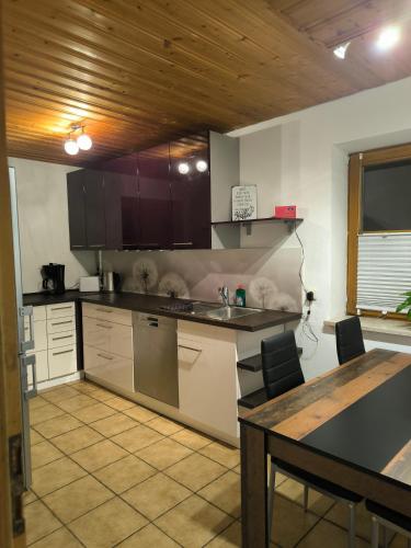 Geräumige Wohnung mit zwei Schlafzimmern und Balkon (Geraumige Wohnung mit zwei Schlafzimmern und Balkon) in Eching (Landshut)