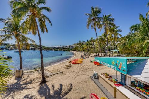 Walk to Beach: St Thomas Condo w/ Balconies in Nazareth