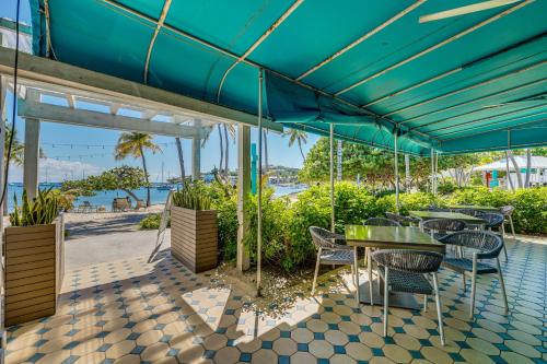 Walk to Beach: St Thomas Condo w/ Balconies in Nazareth
