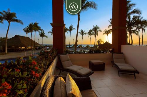 Amazing Studio with Terrace Overlooking the Ocean