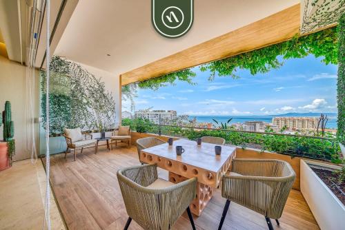 Luxury 1BR Condo with Private Terrace - Ocean View