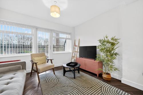 Central Cardiff Retreat 2Bed Apartment with Balcony and Parking - Trethomas