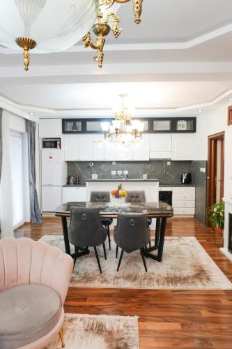 Montana Apartment Tivat 7-Minute Walk to the Sea - image 3
