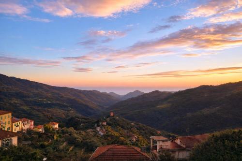 Tuvākā izklaides vieta, Vista Mare & Valle - Bilocale Rinnovato a Perinaldo in Perinaldo