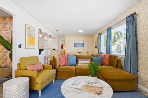 Play & Stay - Pool - Hot Tub - Movie Theater Room in Seminole (FL)