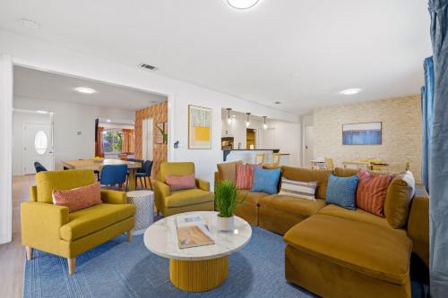 Play & Stay - Pool - Hot Tub - Movie Theater Room in Seminole (FL)