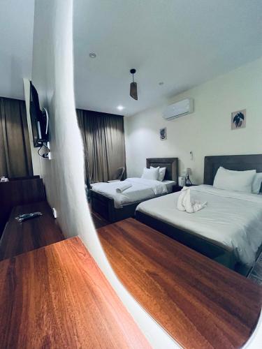 Holy Pyramid Hotel - image 7