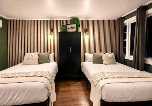 2 double beds