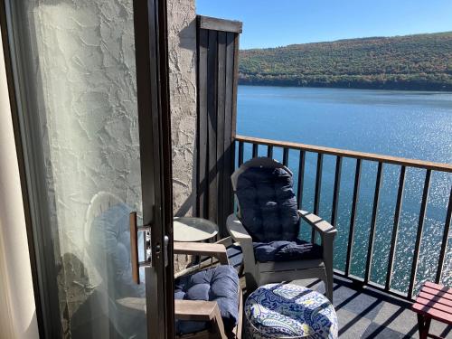 Lakeside Condo with plenty of amenities close to Bristol Mountain - permit - 2024-0018 in Neiplsa (NY)