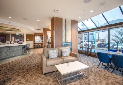 ห้องอาหาร, โรงแรมโคสต์ บาสชั่น (Coast Bastion Hotel) in นาไนโม (BC)