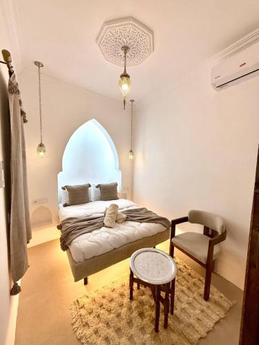 room detail thumbnail 1